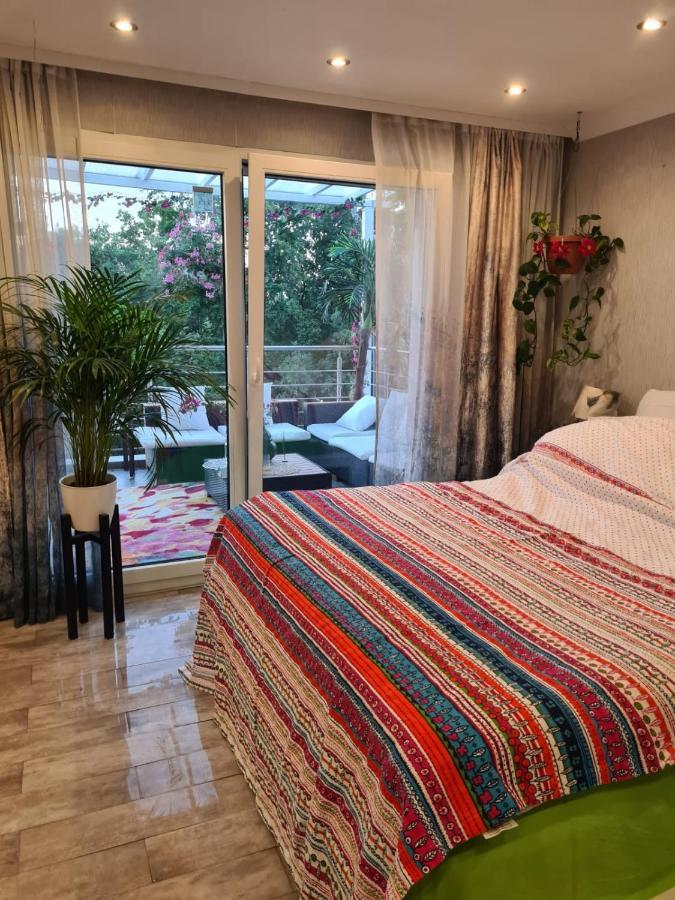 Cozy Room With A Beautiful Garden View Баунаталь Экстерьер фото